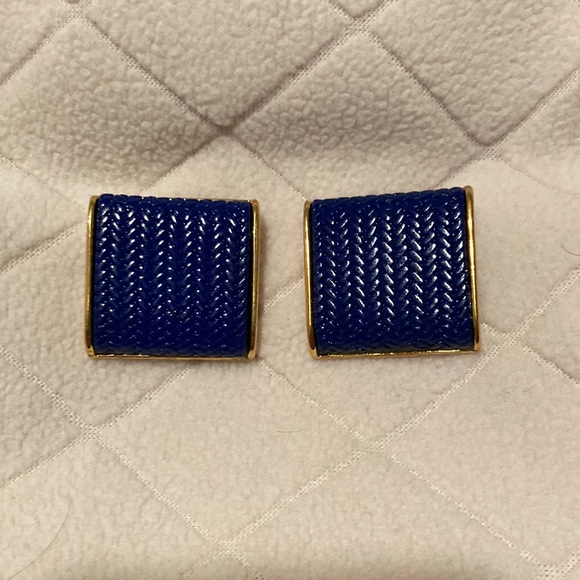 Weekenders Jewelry - Weekender clip on herringbone earrings